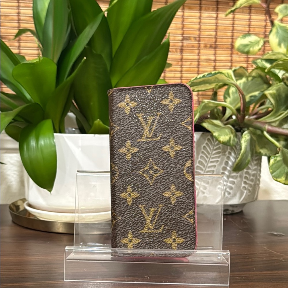Louis Vuitton Monogram Phone Case - Picture 1 of 10